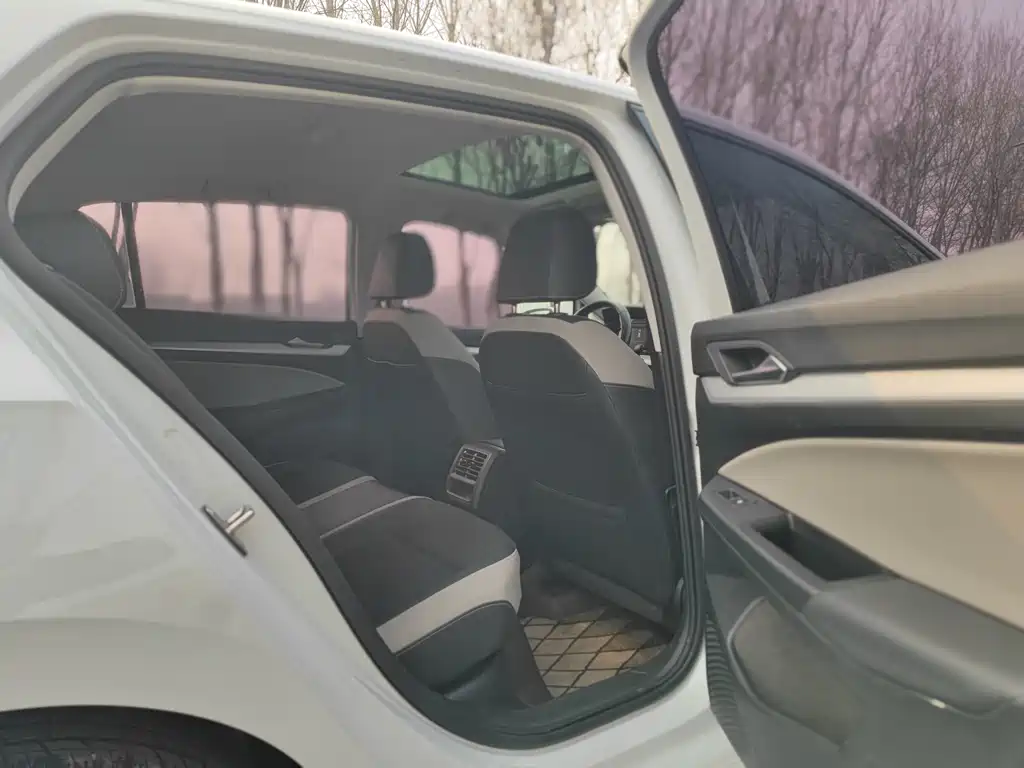 Golf 2021 280TSI DSG Pro First Edition купить на сайте DeffCars