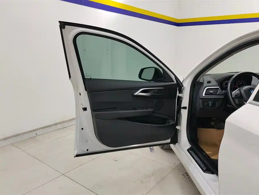 BMW 1 Series 2018 facelift 118i sports купить на сайте DeffCars