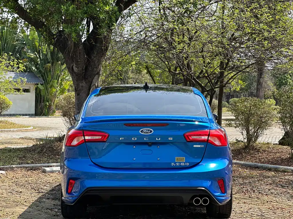 Focus 2021 Sedan EcoBoost 180 Automatic ST Line купить на сайте DeffCars