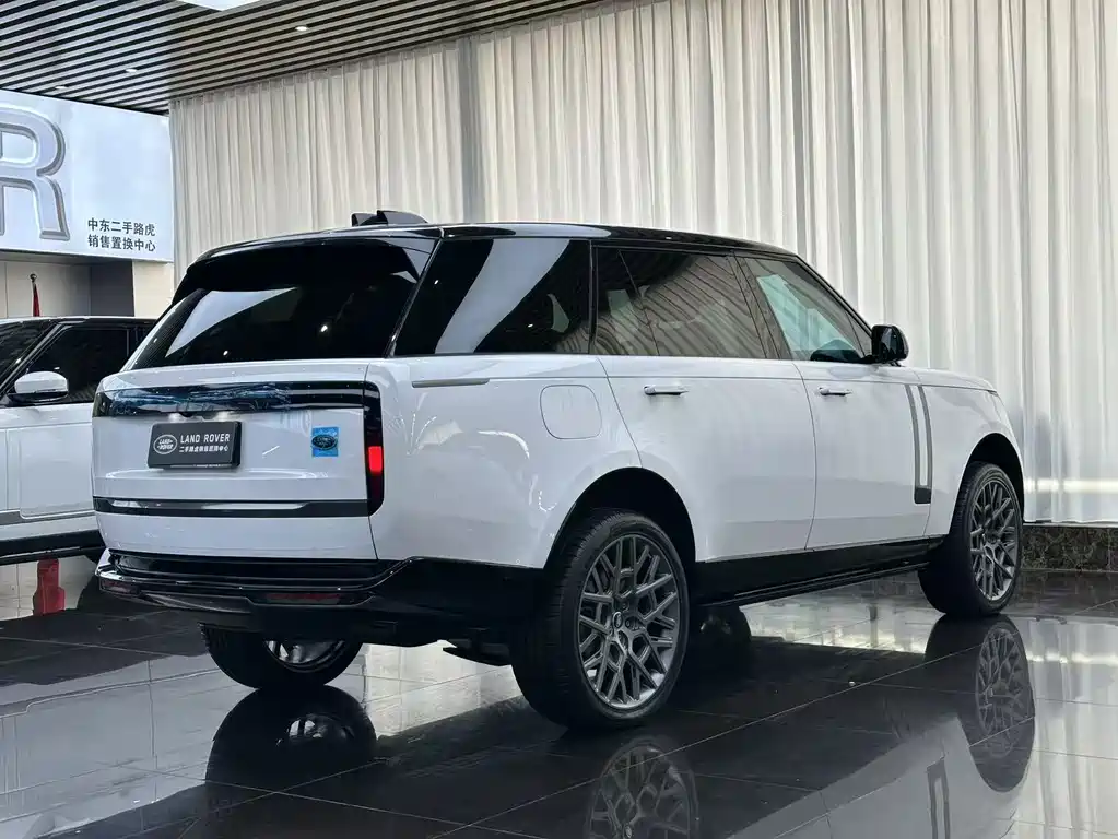 Range Rover 2023 3.0 L6 400PS Seven-seater Extended Edition купить на сайте DeffCars