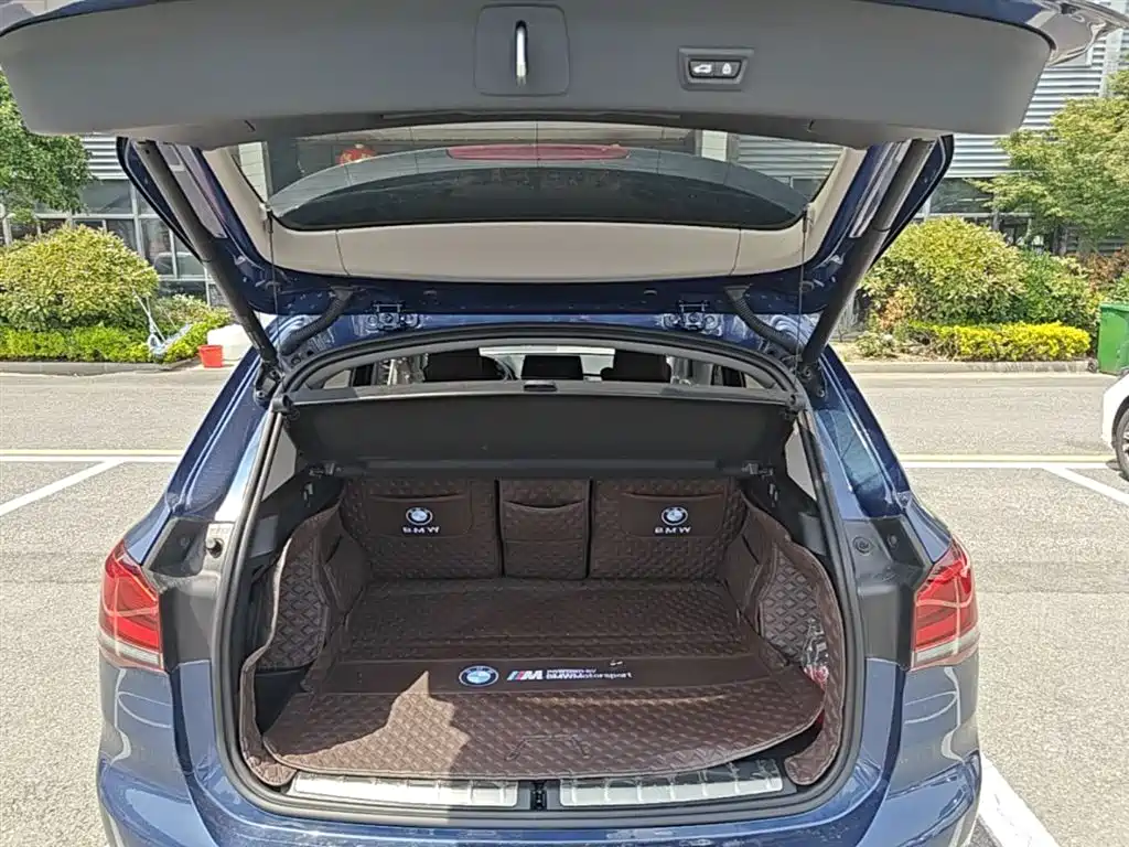 BMW X1 2021 sDrive25Li Leading Model купить на сайте DeffCars