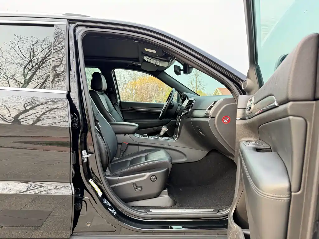 Grand Cherokee imported 2020 3.6L Elite Navigation Edition купить на сайте DeffCars