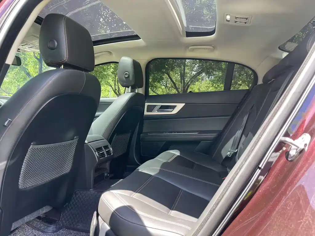 Jaguar XEL 2019 2.0T 200PS Exclusive Edition купить на сайте DeffCars