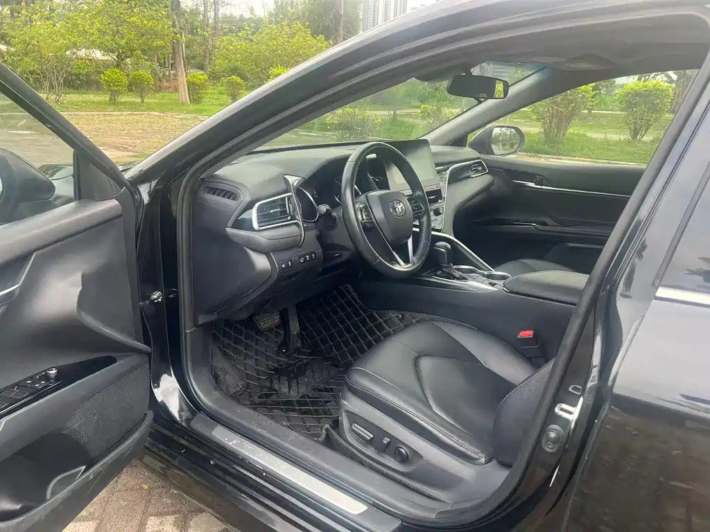 Camry 2021 2.0G Deluxe Edition купить на сайте DeffCars