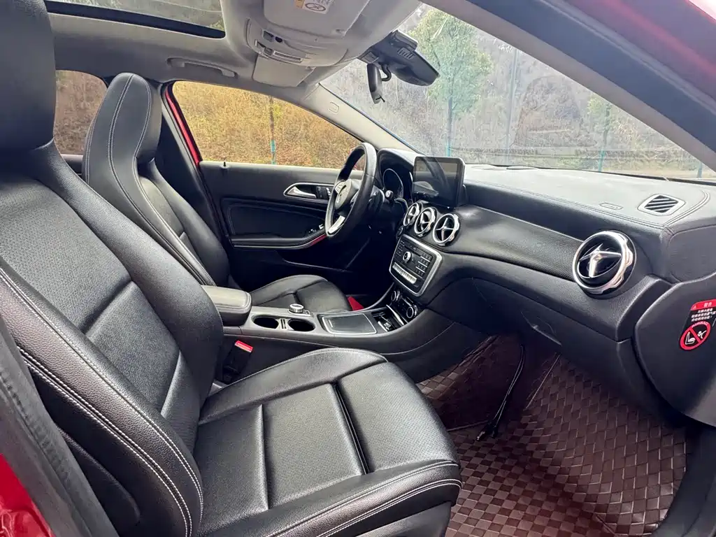 Mercedes-Benz GLA 2017 GLA 200 Fashion Model купить на сайте DeffCars