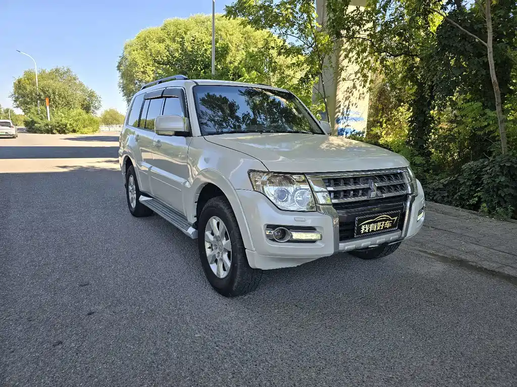 Pajero imported 2018 3.0L automatic standard version купить на сайте DeffCars