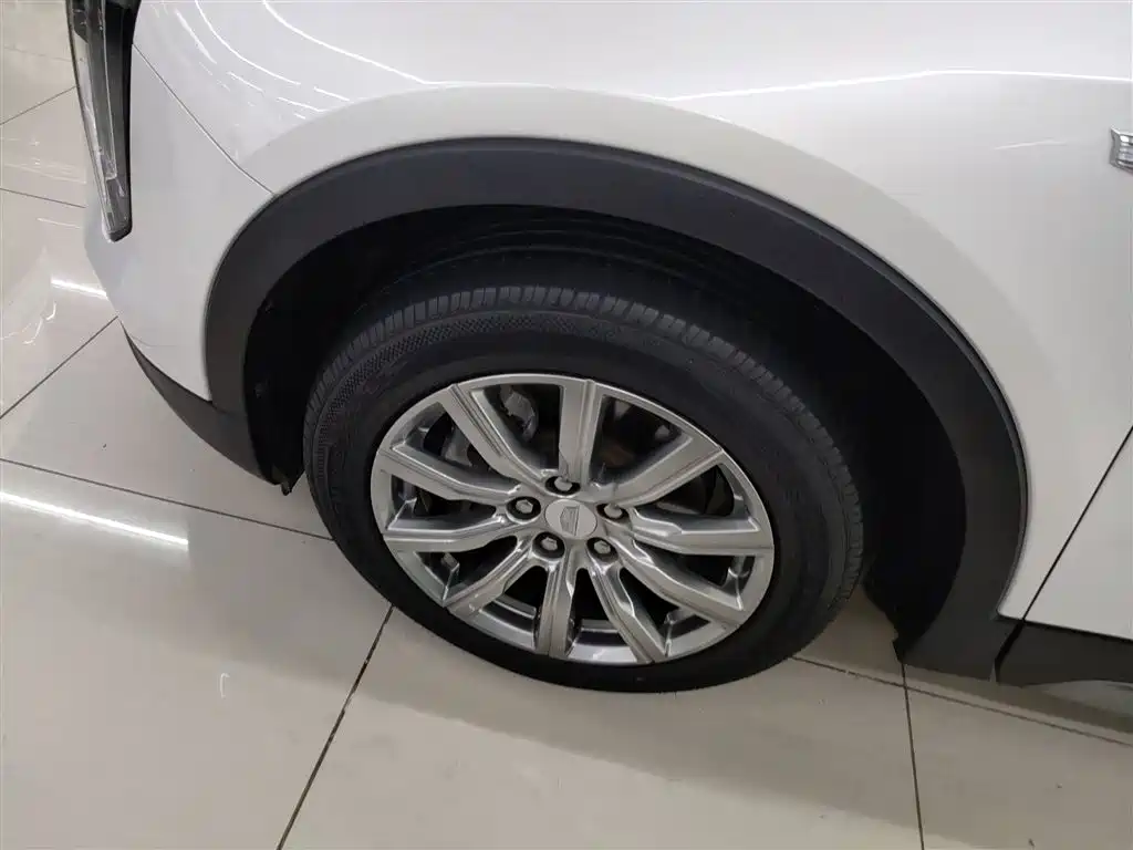 Cadillac XT4 2018 28T two-wheel drive leading model купить на сайте DeffCars
