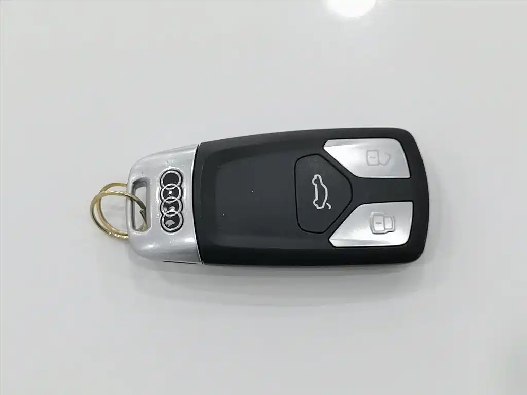 Audi A4L 2018 30th Anniversary Model 40 TFSI Fashion Model купить на сайте DeffCars