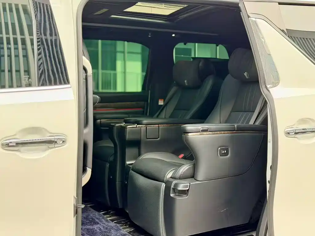 Wilfa 2021 Crown Dual Engine 2.5L HV Premium Edition купить на сайте DeffCars