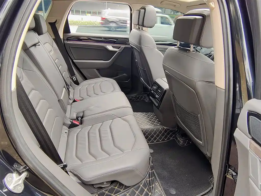 Touareg 2022 3.0TSI Ruixiang Edition Classic Sports Package купить на сайте DeffCars