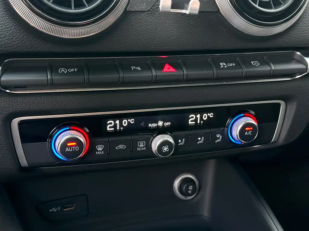Audi A3 2019 Sportback 35 TFSI Fashion Type National VI купить на сайте DeffCars