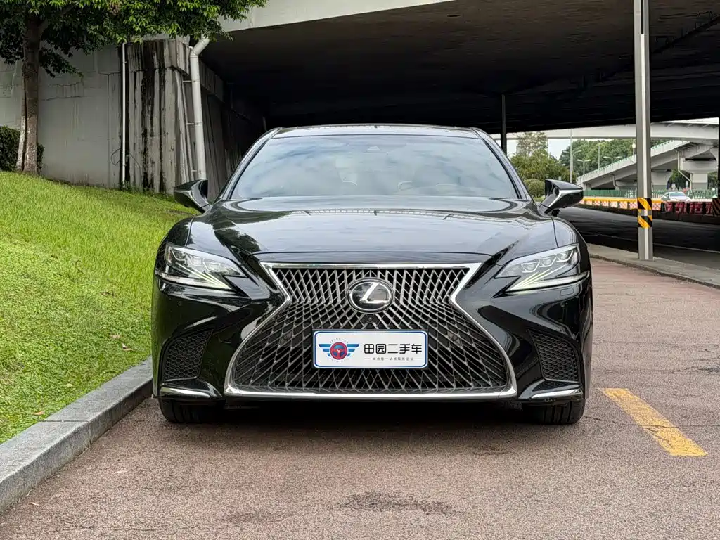 Lexus LS 2018 500h Deluxe Edition National V купить на сайте DeffCars