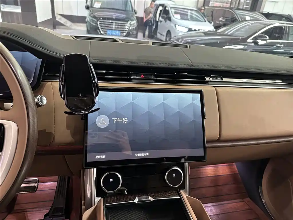 Range Rover 2023 3.0 L6 400PS Extended Edition купить на сайте DeffCars
