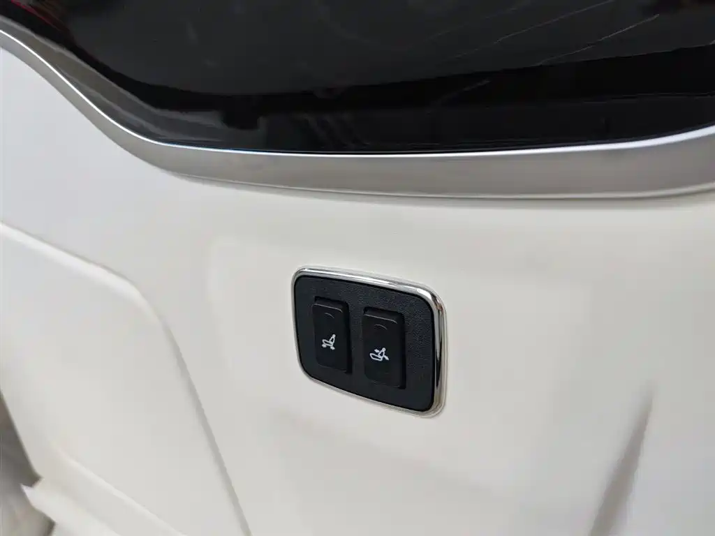 Mercedes-Benz V-Class 2021 V 260 L Long Wheelbase Luxury Edition купить на сайте DeffCars