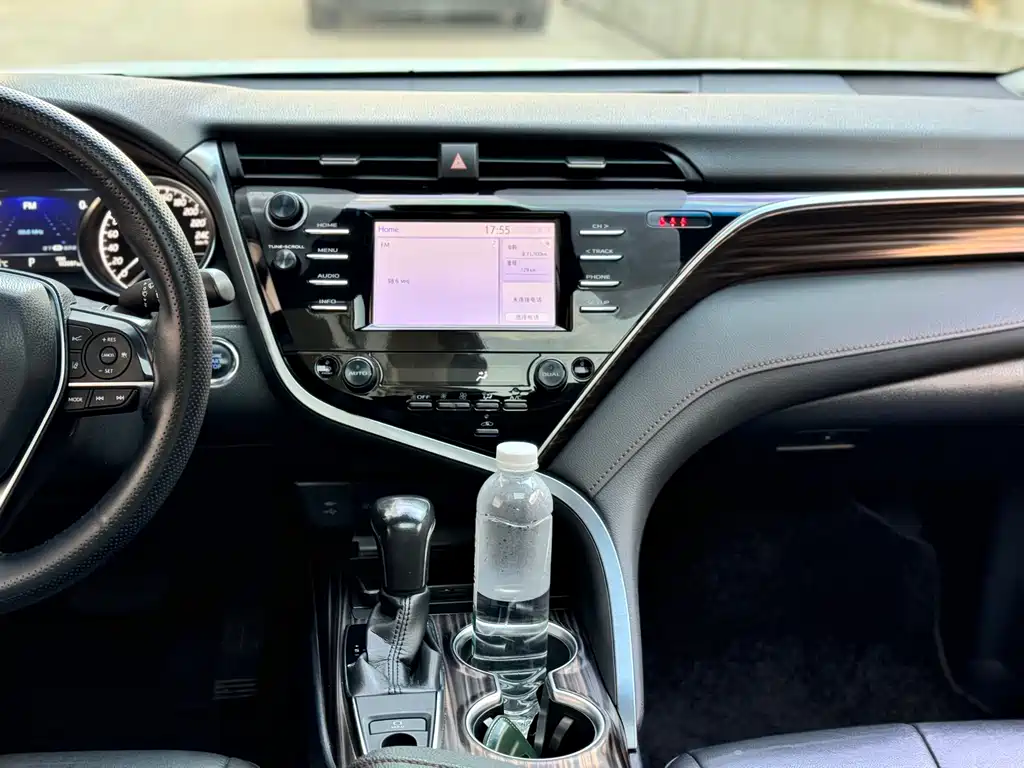 Camry 2018 2.0G Deluxe Edition купить на сайте DeffCars
