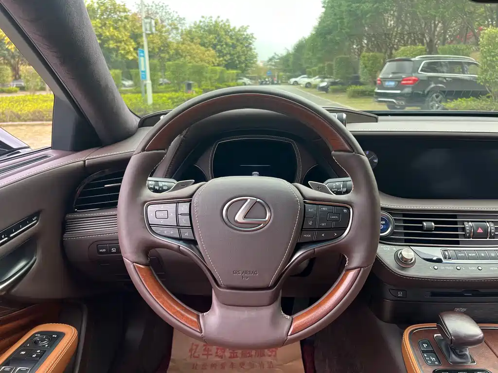 Lexus LS 2018 500h Executive Edition National V купить на сайте DeffCars
