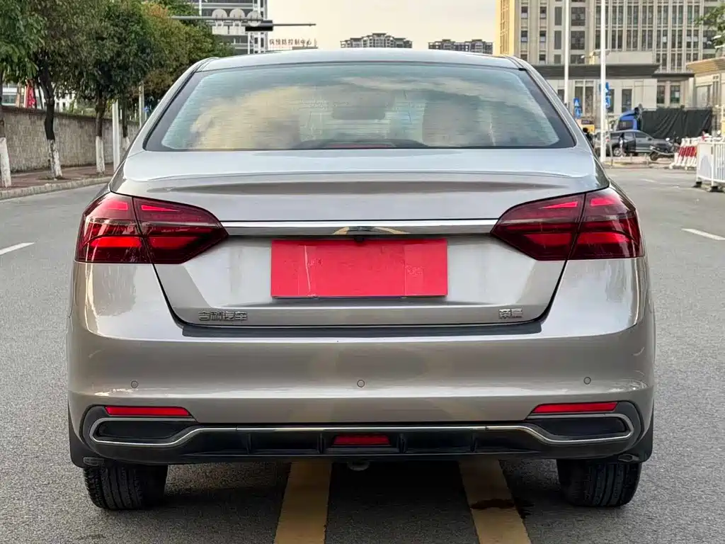 Emgrand 2019 Leading Edition 1.5L CVT Luxury Type National V купить на сайте DeffCars