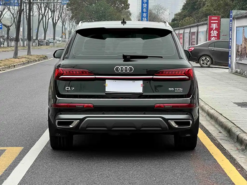 Audi Q7 2023 55 TFSI quattro S line sports купить на сайте DeffCars