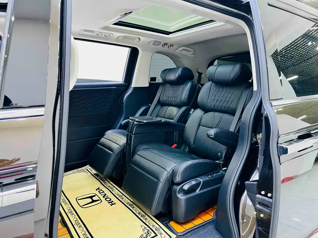 Alison 2022 2.0L e:HEV Deluxe Edition купить на сайте DeffCars