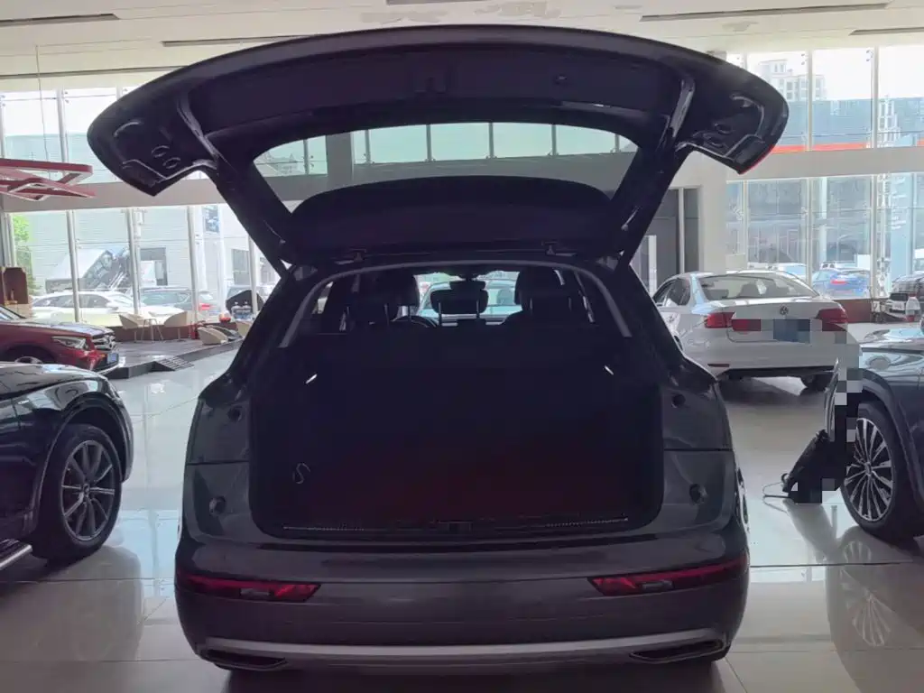The Audi Q5L 2020 40 TFSI is an enterprising model купить на сайте DeffCars