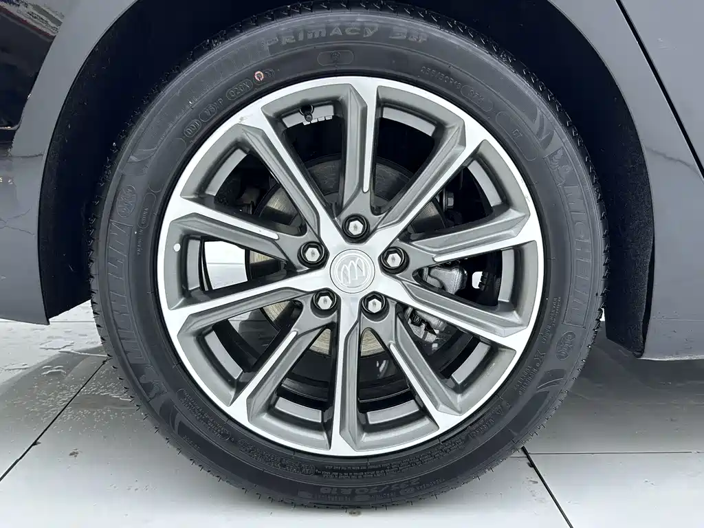LaCrosse 2022 652T luxury model купить на сайте DeffCars