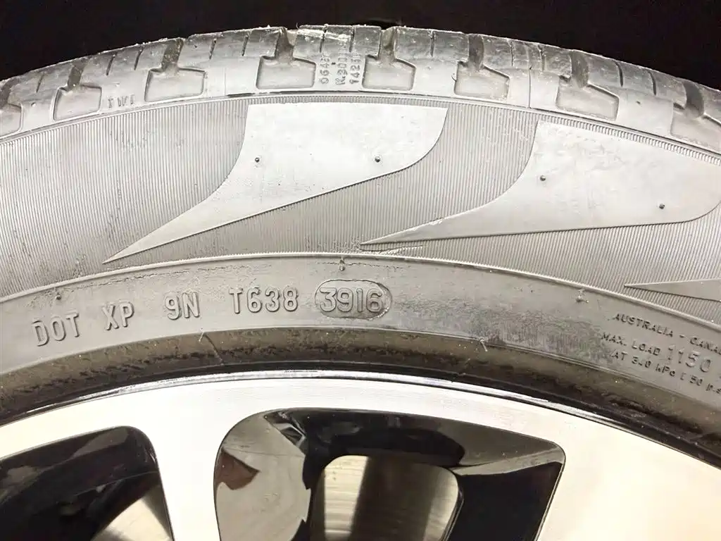 Bentayga 2016 6.0T Standard Edition купить на сайте DeffCars