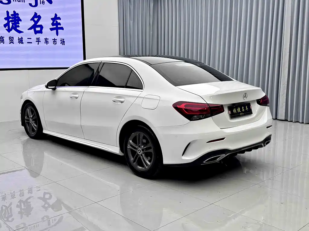 Mercedes-Benz A-Class 2019 A 180 L Sports Sedan купить на сайте DeffCars