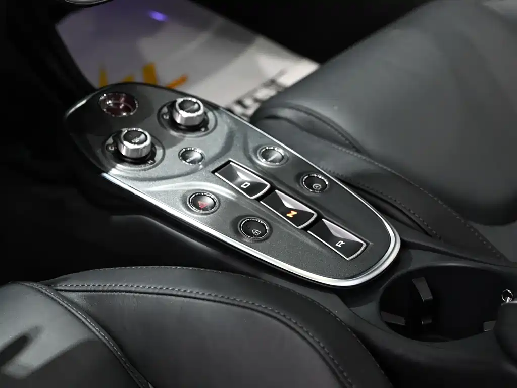 McLaren GT 2019 4.0T Standard Model купить на сайте DeffCars