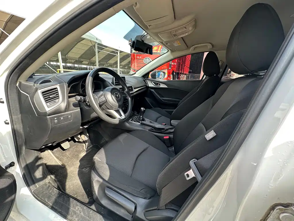 Mazda3 Angkesela 2017 Sedan 1.5L Manual Comfort Type National V купить на сайте DeffCars