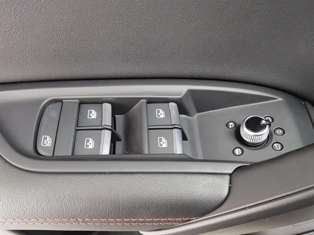 Audi Q5L 2022 40T RS Kit Burning Speed ​​Type купить на сайте DeffCars