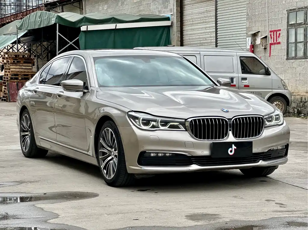BMW 7 Series 2016 730Li Luxury купить на сайте DeffCars