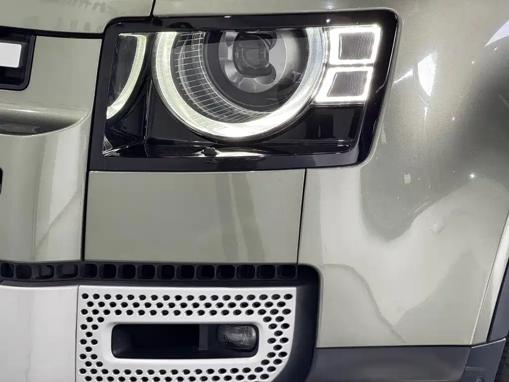 Land Rover Defender 2023 130 3.0T P400 HSE купить на сайте DeffCars