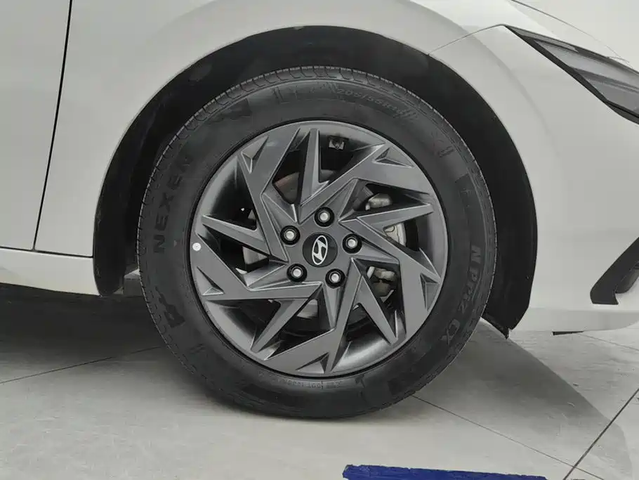 Elantra 2023 1.5L CVT GLS Leading Edition купить на сайте DeffCars
