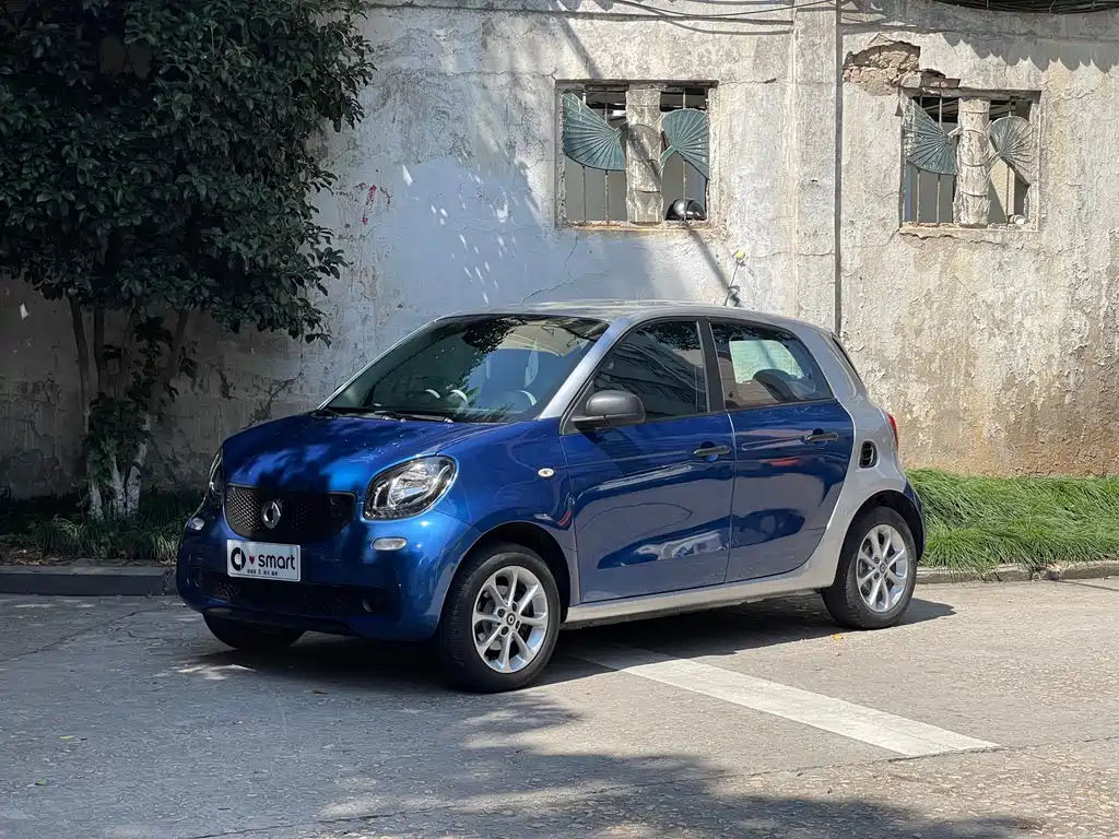 smart forfour 2018 1.0L 52kW smart version купить на сайте DeffCars
