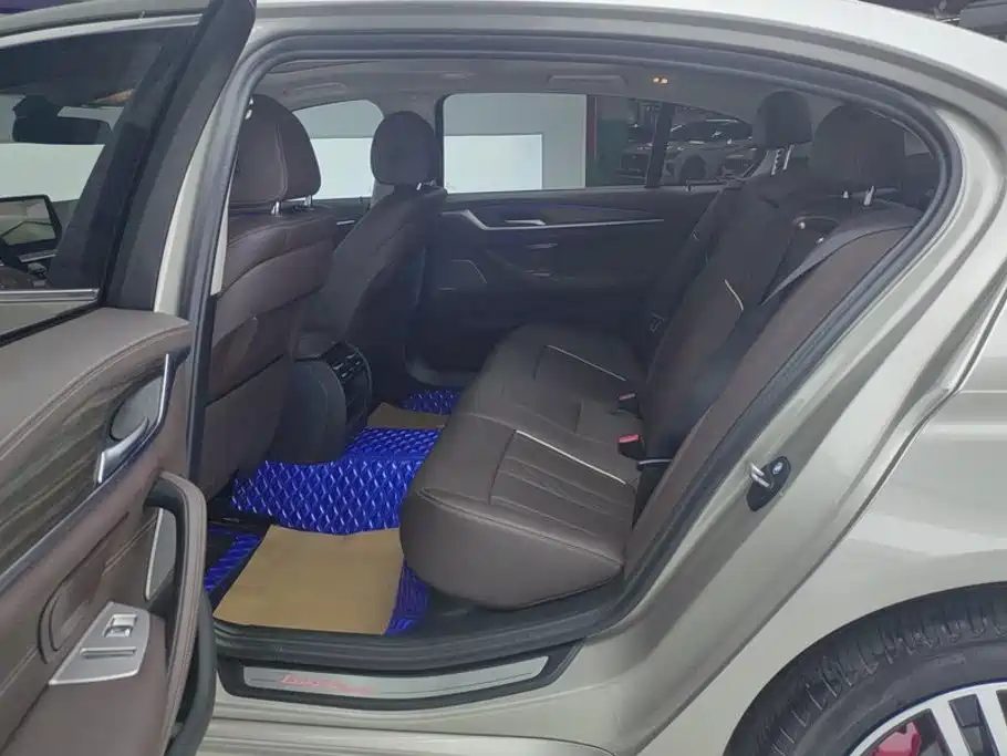 BMW 5 Series 2023 530Li Leading Luxury Package купить на сайте DeffCars