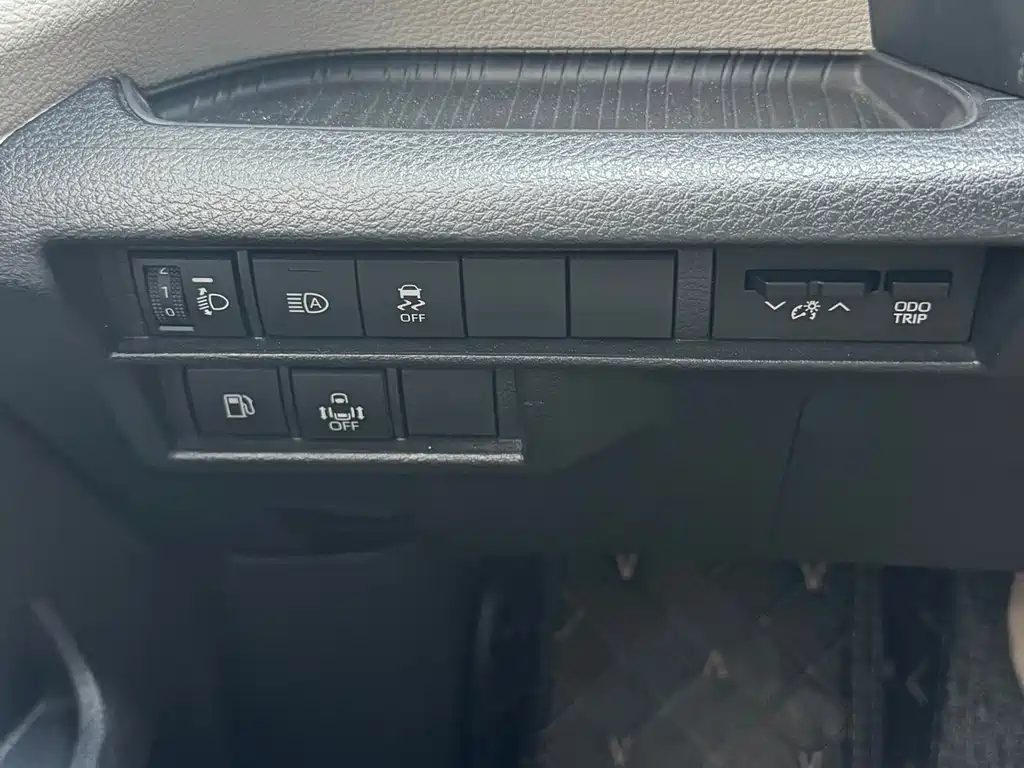 SIENNA 2021 2.5L Hybrid Premium Edition купить на сайте DeffCars