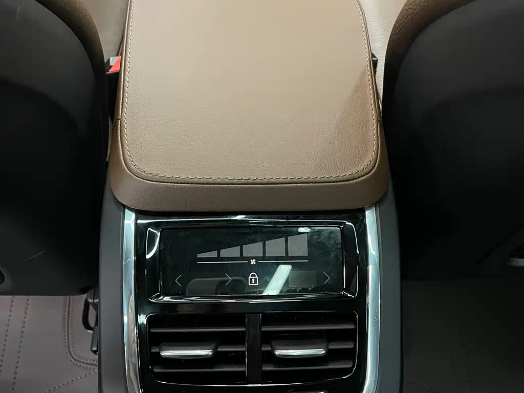 Volvo V90 2024 Cross Country B5 AWD Zhiyuan Edition купить на сайте DeffCars