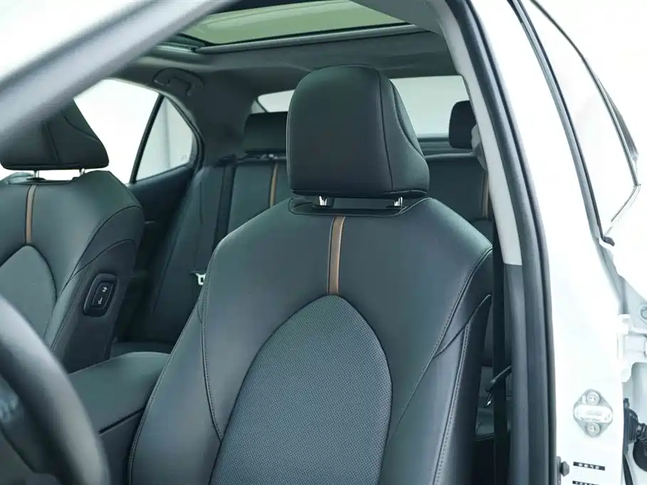 Camry 2023 2.5G Deluxe Edition купить на сайте DeffCars