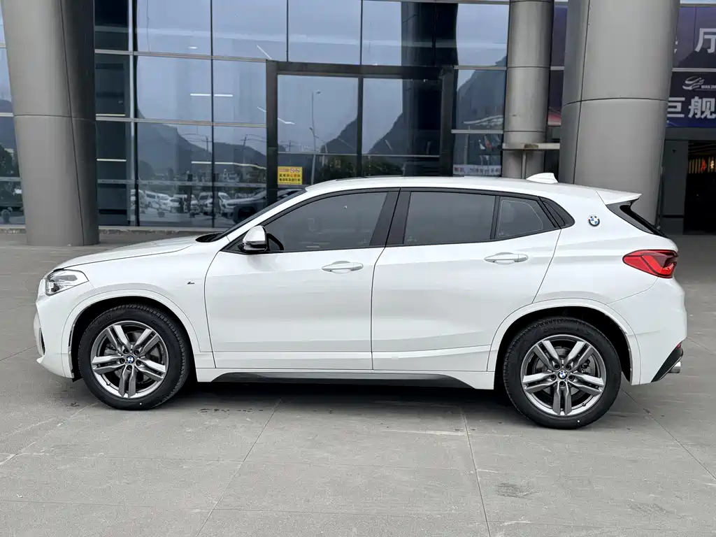 BMW X2 2021 sDrive25i leading M sports package купить на сайте DeffCars