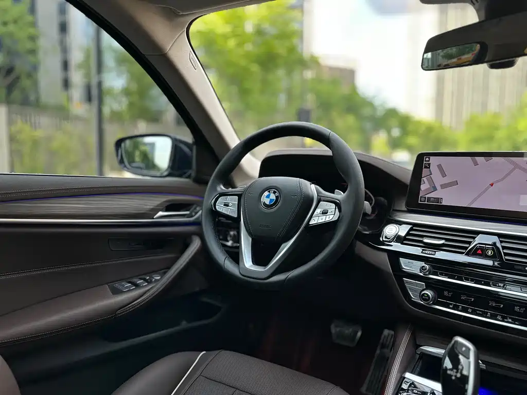 BMW 5 Series 2022 facelift 2 530Li leading model luxury package купить на сайте DeffCars