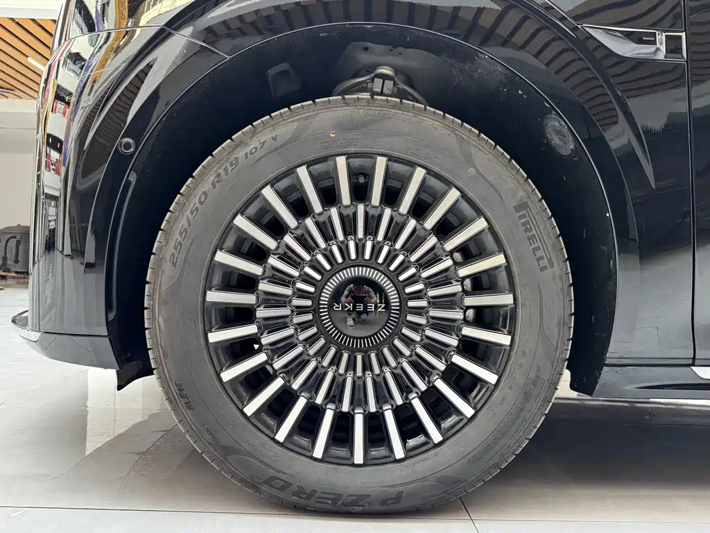 Jikrypton 009 2024 seven-seat aisle version four-wheel drive 108kWh купить на сайте DeffCars