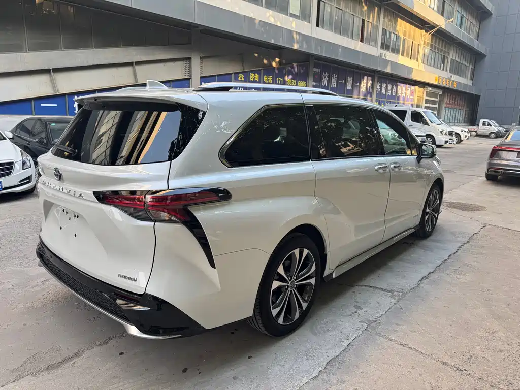 Grevia 2023 2.5L Hybrid Premium PLUS Edition купить на сайте DeffCars
