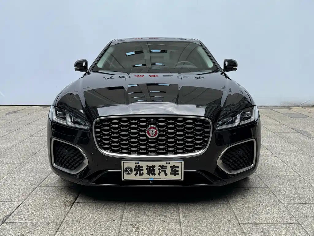 Jaguar XFL 2024 2.0T P250 two-wheel drive exclusive luxury version купить на сайте DeffCars