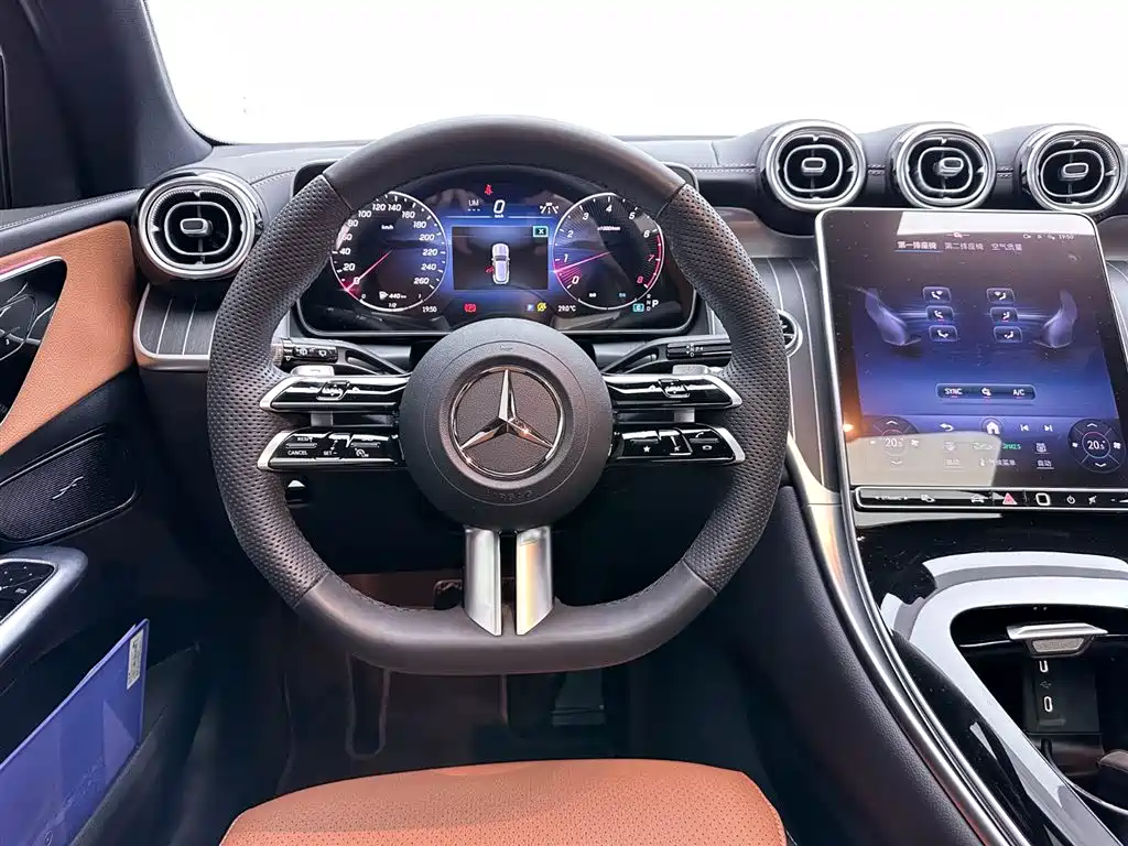 Mercedes-Benz GLC 2023 facelift GLC 260 L 4MATIC luxury model 5 seats купить на сайте DeffCars