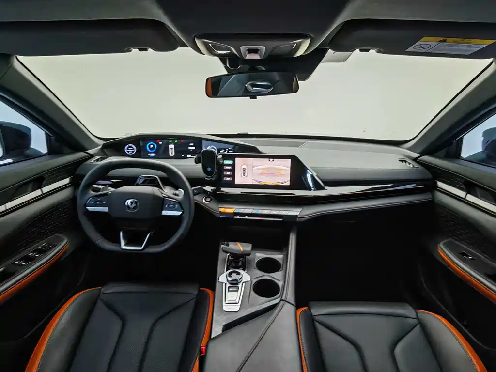 Changan UNI-V 2023 1.5T premium model купить на сайте DeffCars