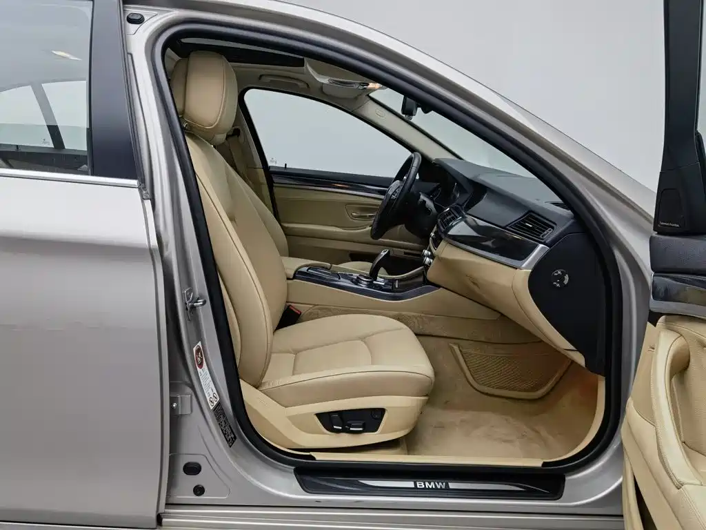 BMW 5 Series 2013 525Li Luxury Model купить на сайте DeffCars