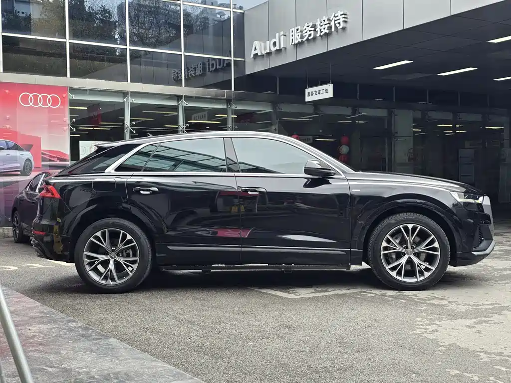 Audi Q8 2019 55 TFSI luxury and dynamic model купить на сайте DeffCars