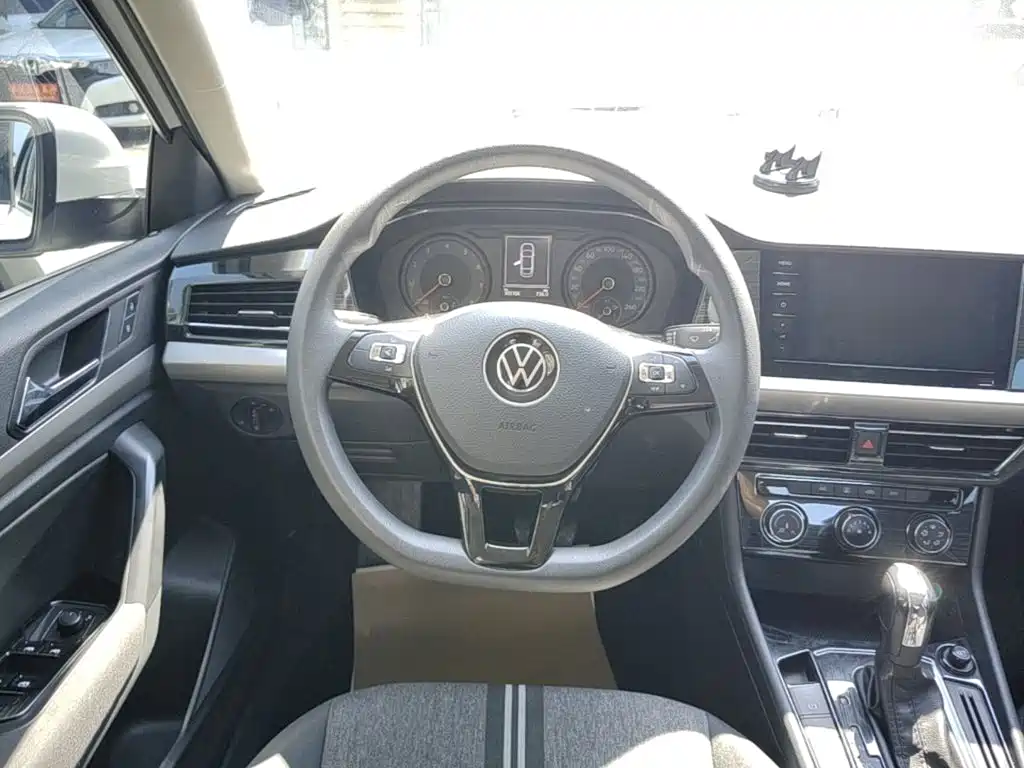 Lavida 2021 1.5L automatic fashion version купить на сайте DeffCars