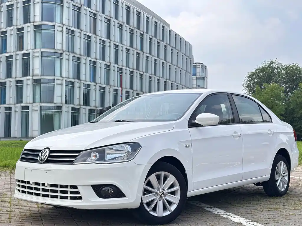 Jetta 2013 1.6L manual comfort model купить на сайте DeffCars