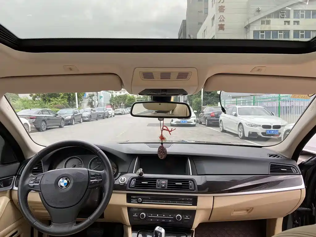 BMW 5 Series 2013 530Li Leading Model купить на сайте DeffCars